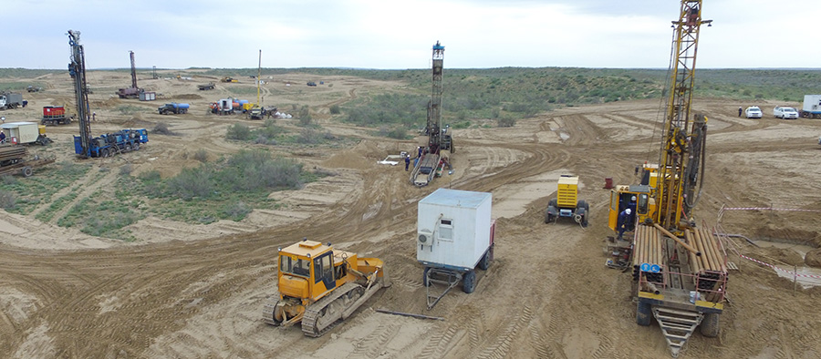 Аяқтар желіде